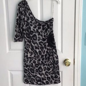 Love Culture Women’s One Shoulder Black/Gray Print Dress size M